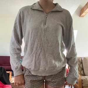 Gray quarter zip sweatshirt